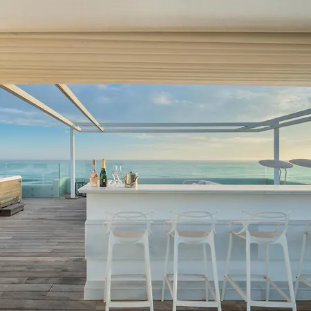 Breath Taking Front Line With Sauna & Jacuzzi Vila