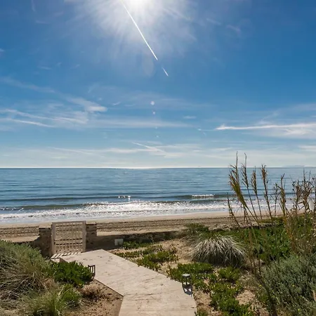 Villa Breath Taking Front Line With Sauna & Jacuzzi
