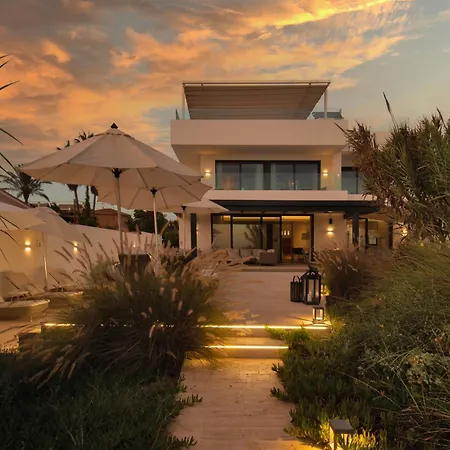 Villa Breath Taking Front Line With Sauna & Jacuzzi