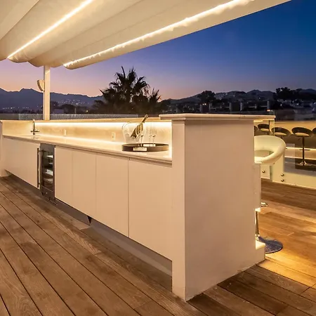 Breath Taking Front Line With Sauna & Jacuzzi Villa Marbella