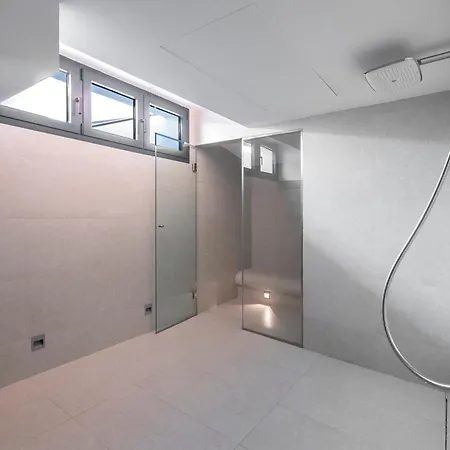 Breath Taking Front Line With Sauna & Jacuzzi Villa
