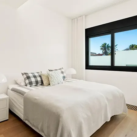 Villa Breath Taking Front Line With Sauna & Jacuzzi *